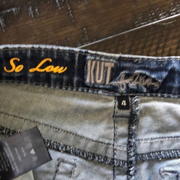 KUT From The Kloth “So Low” Distressed Blue Denim Size 4 Bermuda EUC Jean Short - Picture 14 of 16
